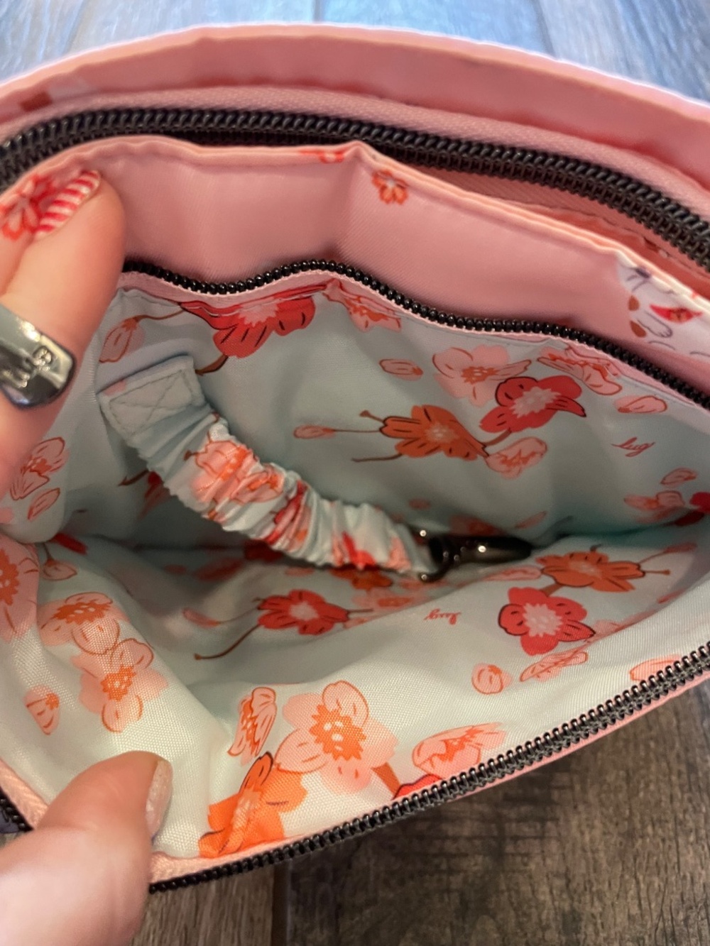 Lug Lucky Cat Corral Crossbody Bag - Picture 7 of 9